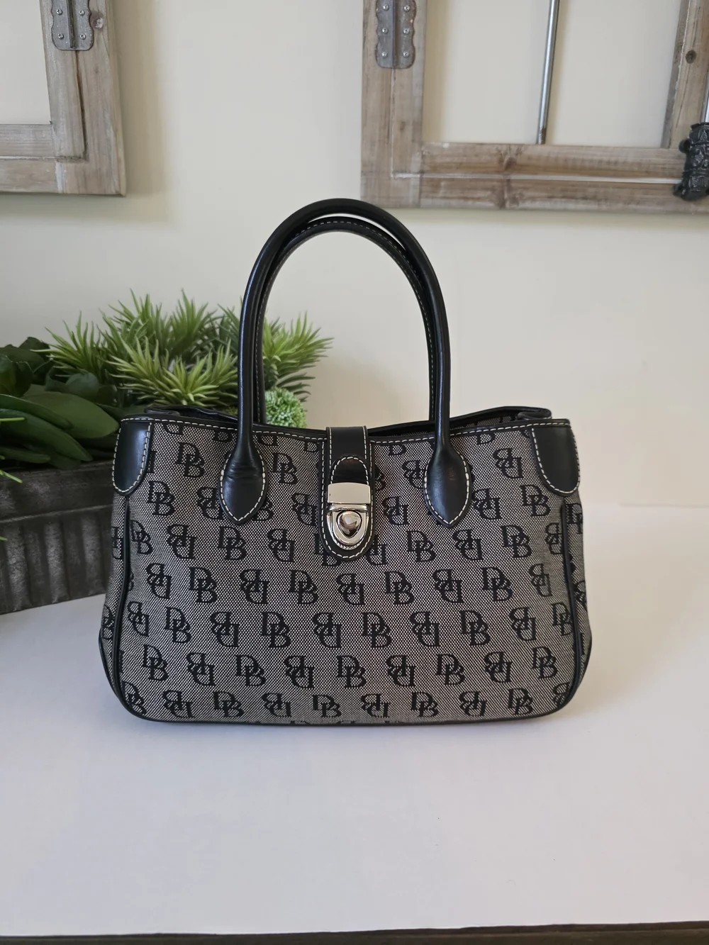 Dooney & Bourke dooney bourke